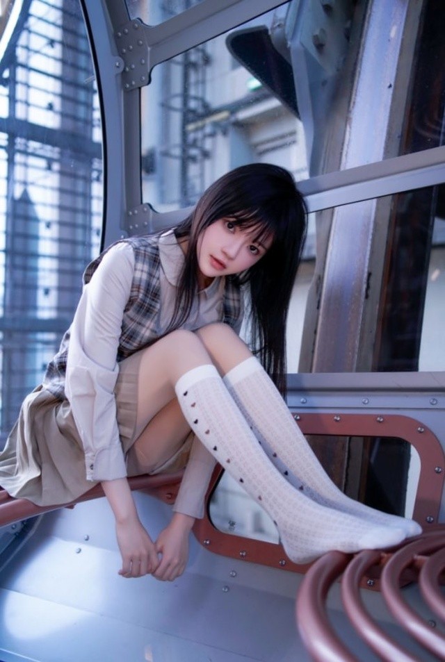 桜桃喵 – [NO One]99 制服摩天轮 [27P-667MB] – ciyuan-cos扮之狐狸