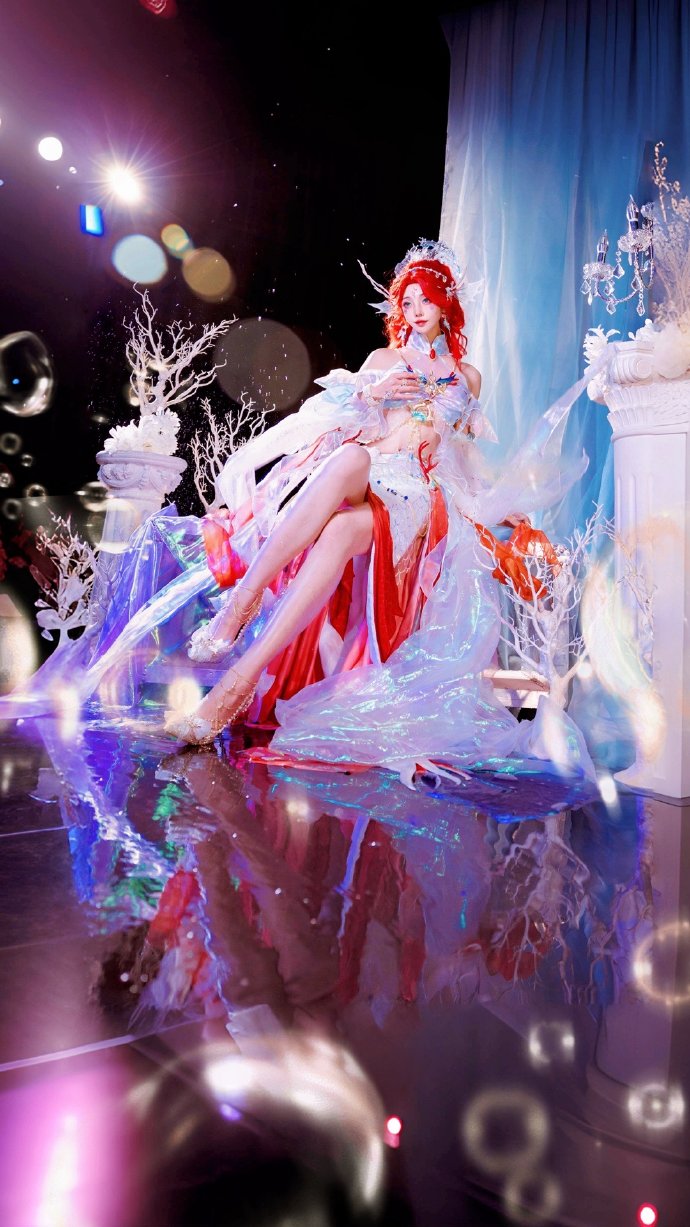 当我长出双腿，才明白何为堕入深渊-cos扮之狐狸-二次元游戏知识平台