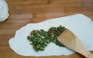 **制作软馅馅饼面团的技巧探索**